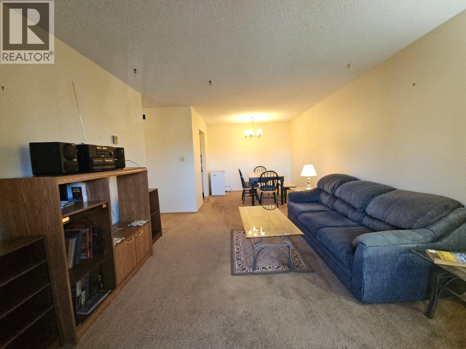 307-195 Chamberlain Crescent, Tumbler Ridge, BC - Indoor Photo Showing Living Room