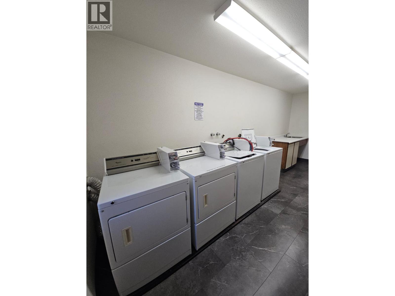 307-195 Chamberlain Crescent, Tumbler Ridge, BC - Indoor Photo Showing Laundry Room
