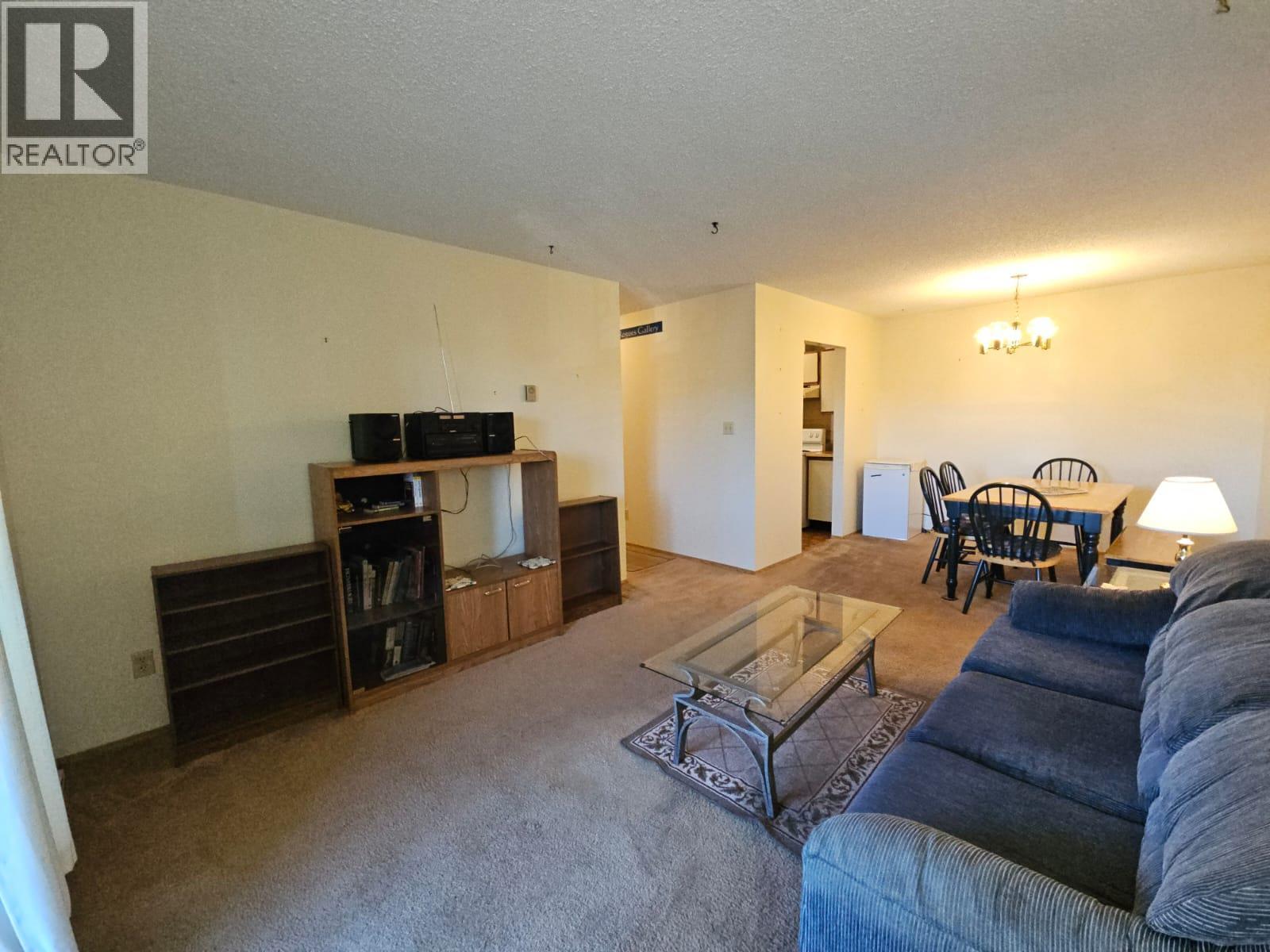 307-195 Chamberlain Crescent, Tumbler Ridge, BC - Indoor Photo Showing Living Room