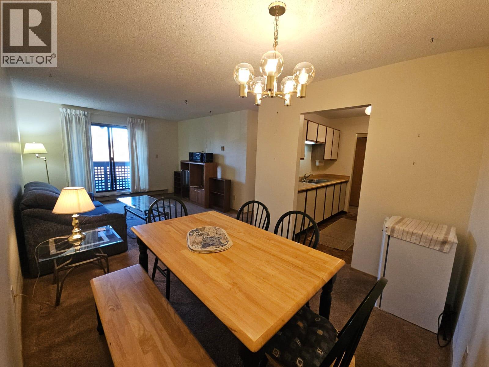 307-195 Chamberlain Crescent, Tumbler Ridge, BC - Indoor Photo Showing Dining Room