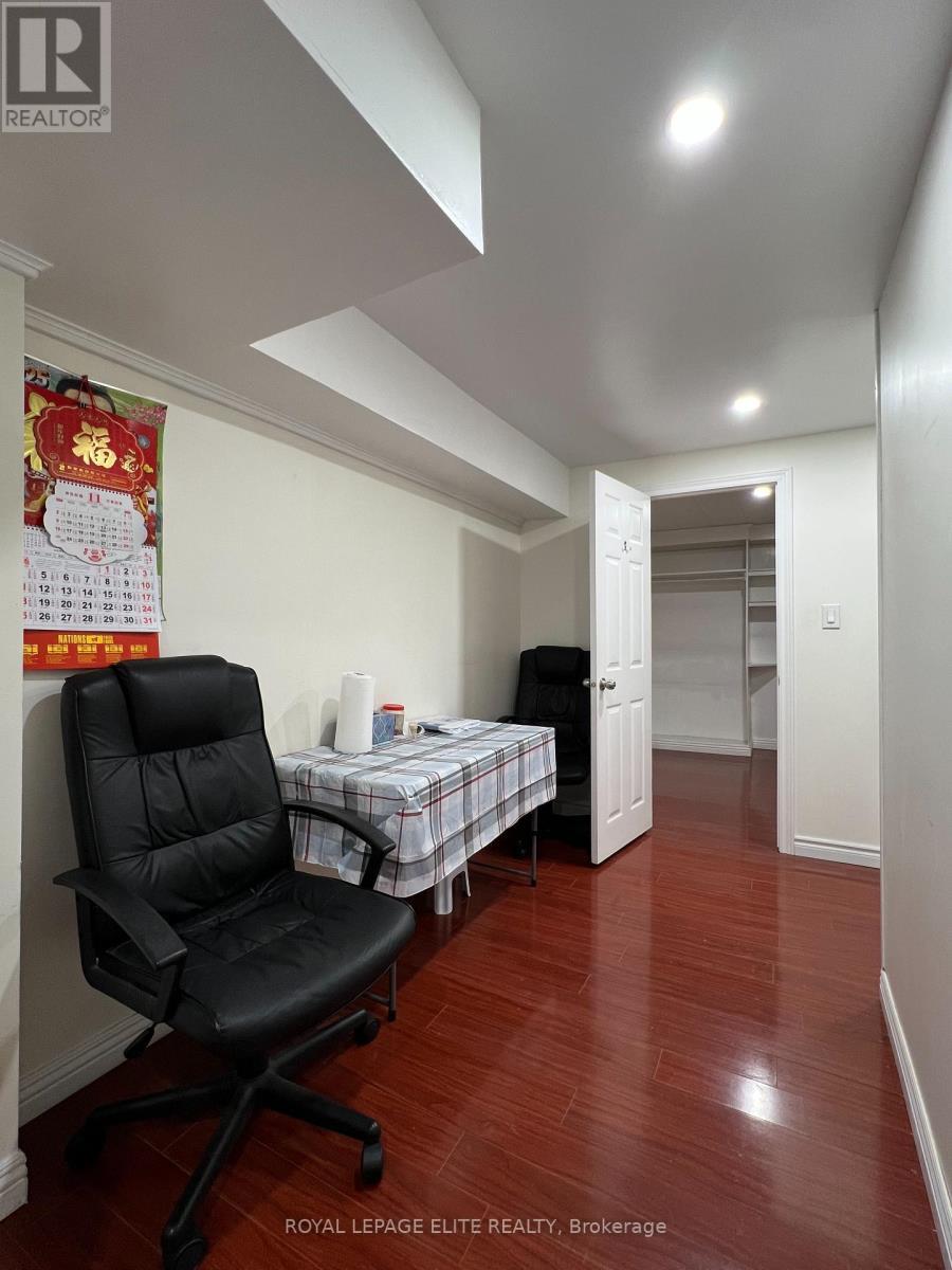 3281 Martins Pine Crescent, Mississauga, ON - Indoor