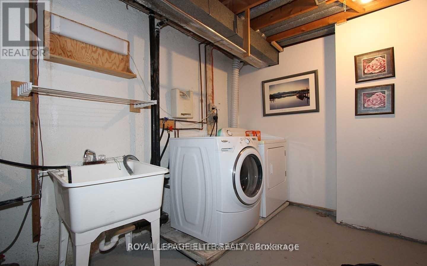 3281 Martins Pine Crescent, Mississauga, ON - Indoor Photo Showing Laundry Room