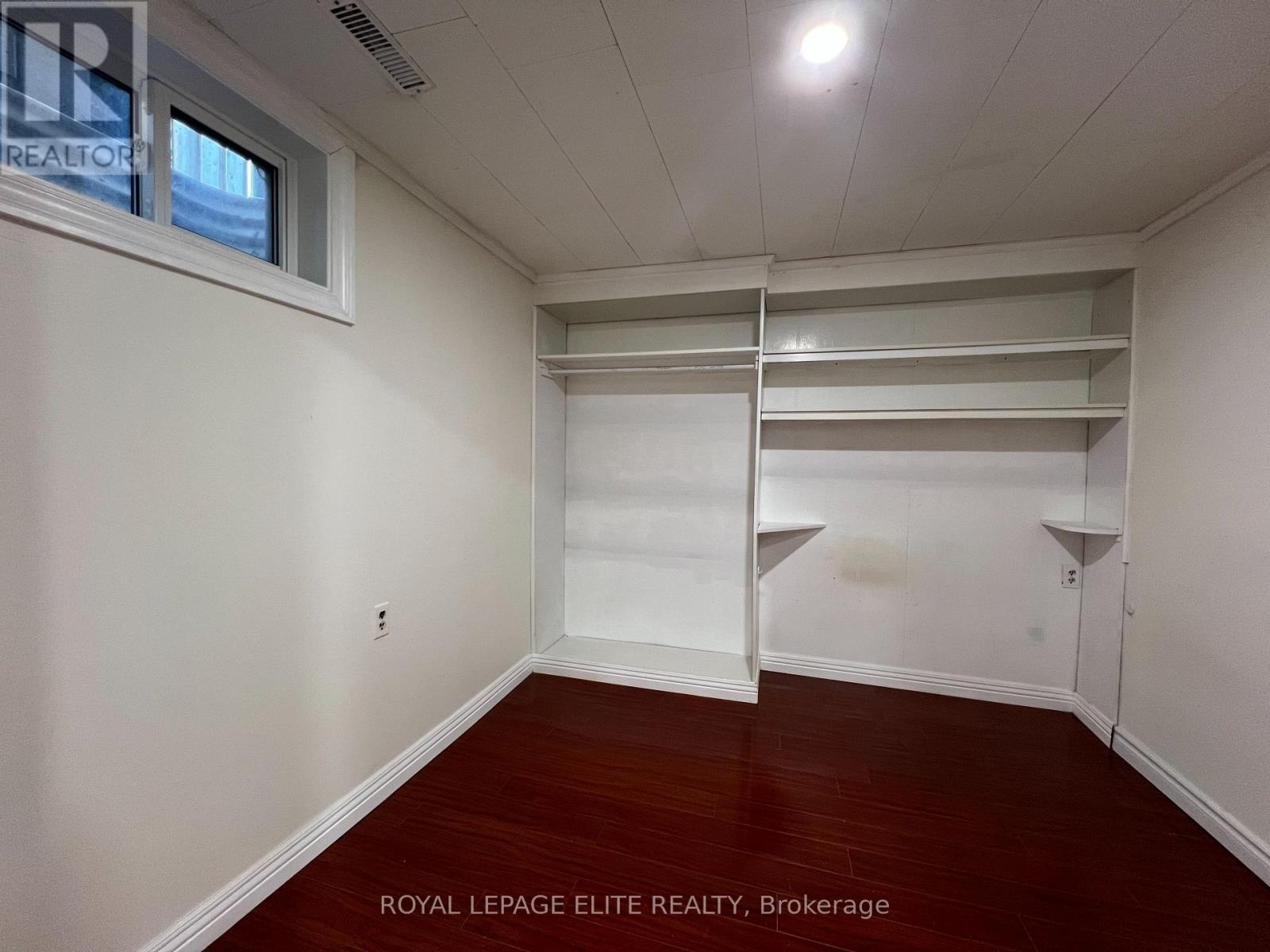 3281 Martins Pine Crescent, Mississauga, ON - Indoor