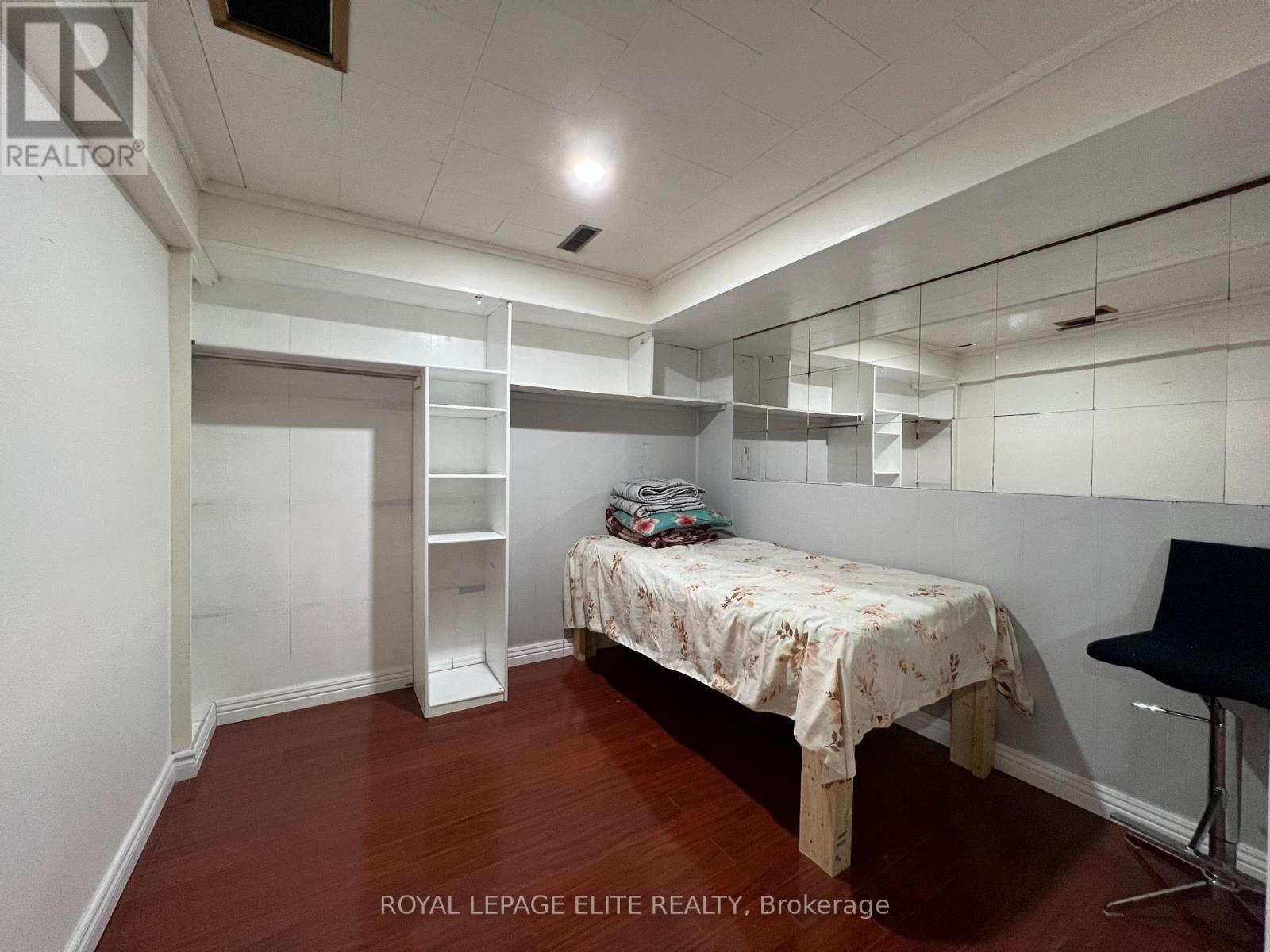 3281 Martins Pine Crescent, Mississauga, ON - Indoor Photo Showing Bedroom