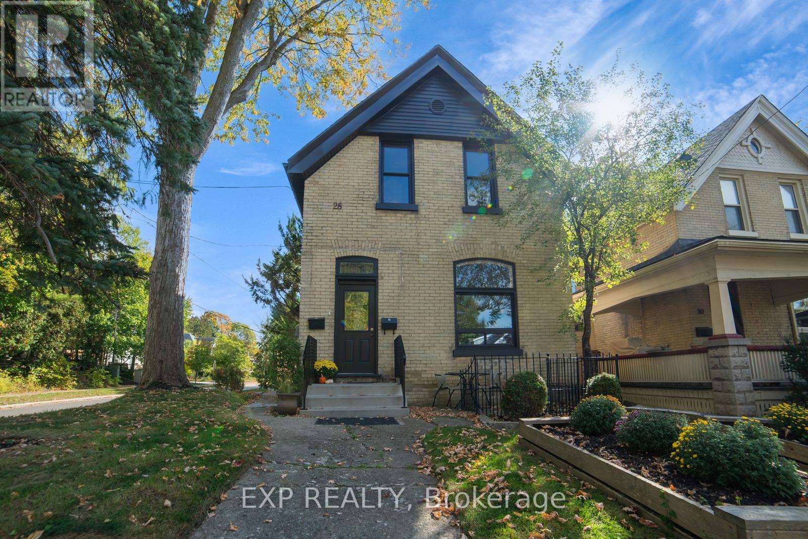 28 Springbank Drive, London South, ON - Outdoor With Facade