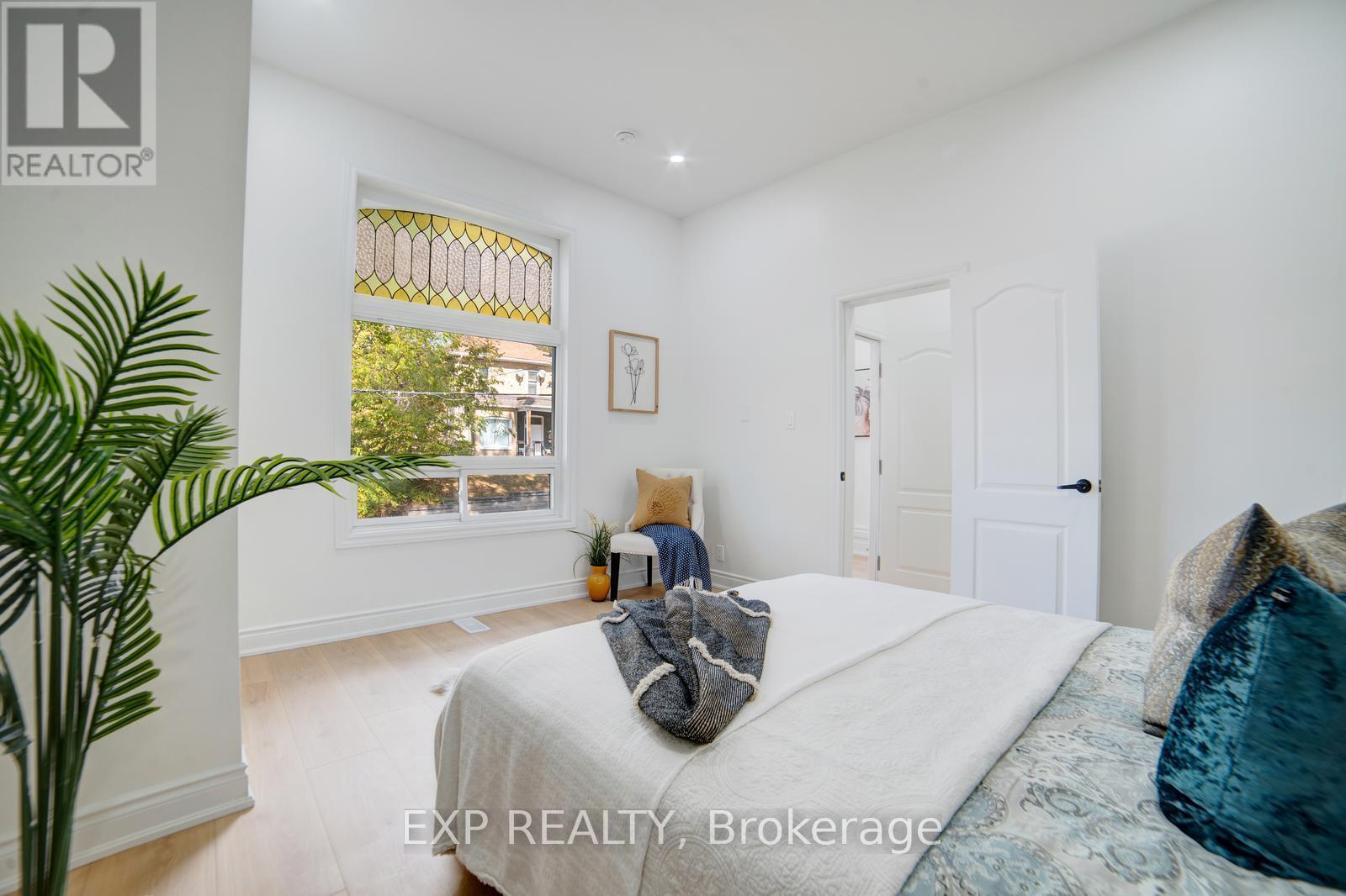 28 Springbank Drive, London South, ON - Indoor Photo Showing Bedroom