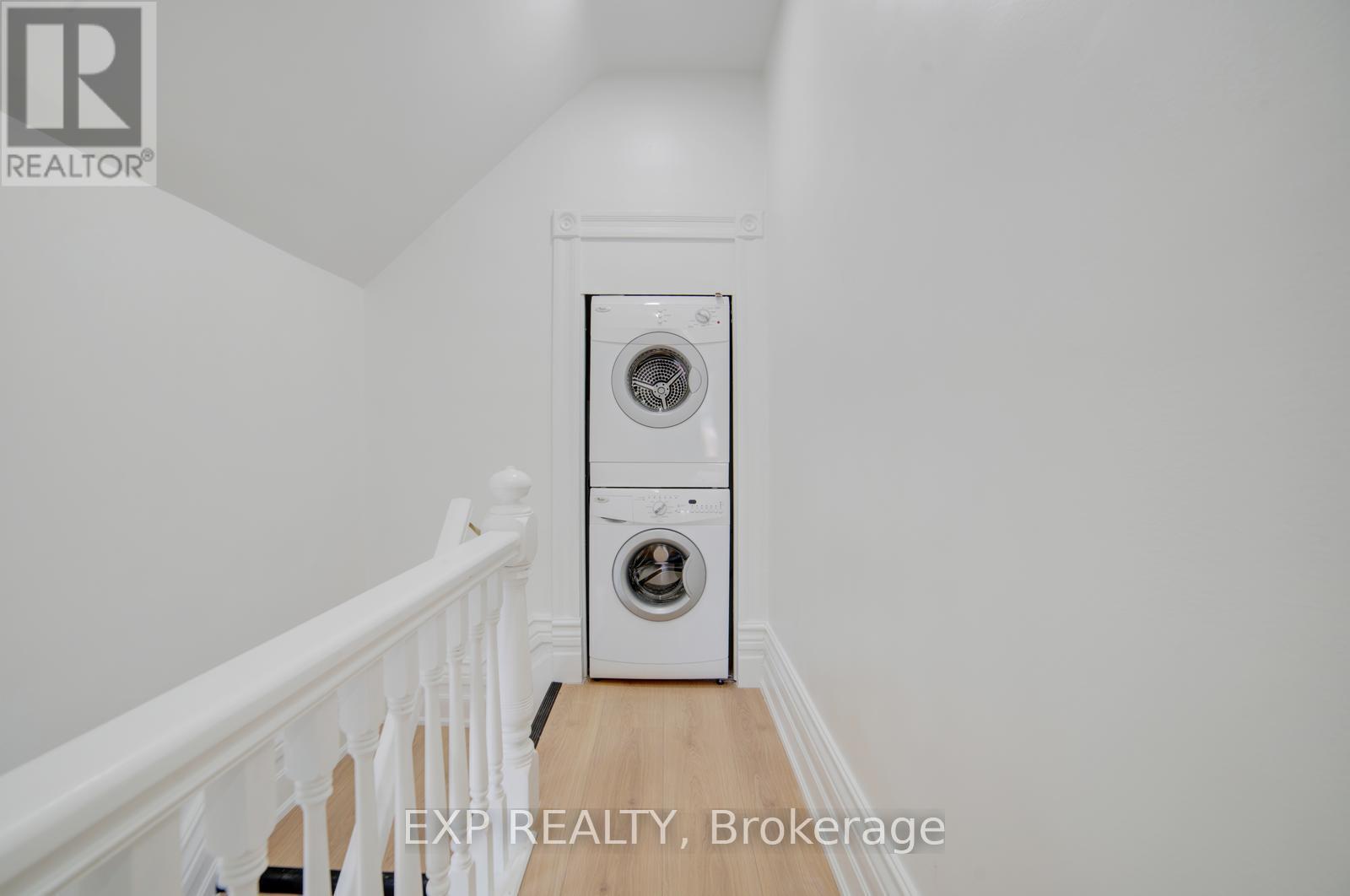 28 Springbank Drive, London South, ON - Indoor Photo Showing Laundry Room