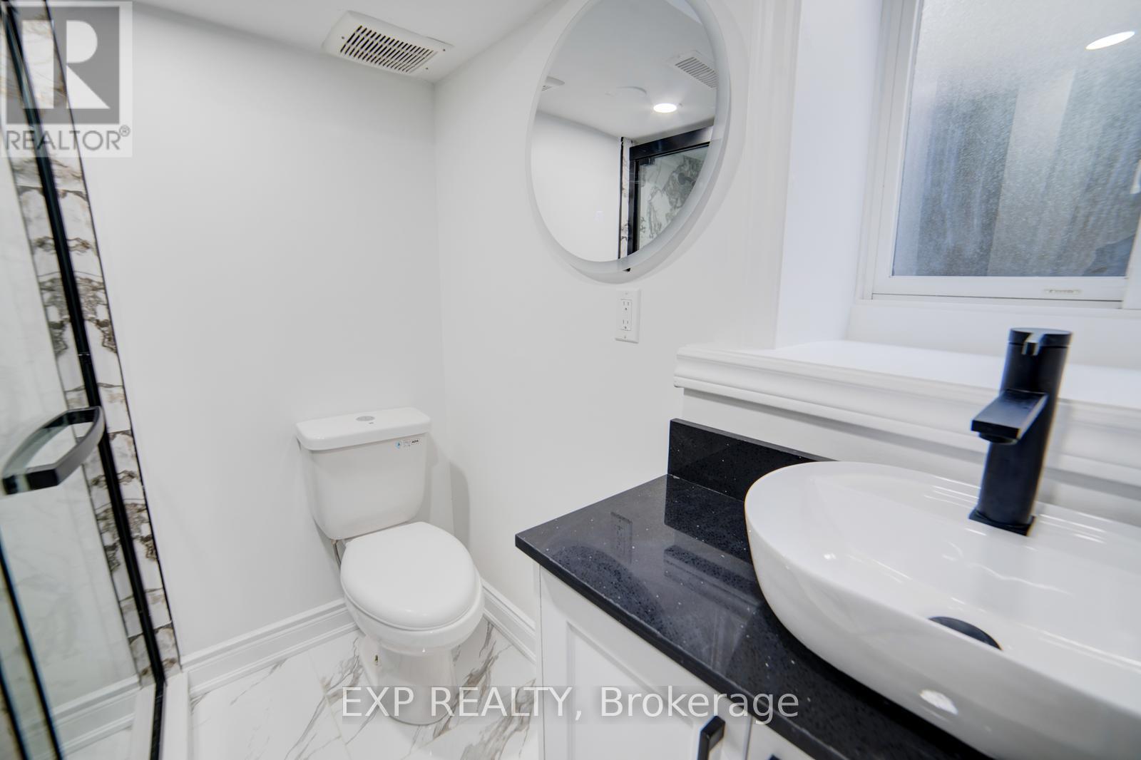 28 Springbank Drive, London South, ON - Indoor Photo Showing Bathroom