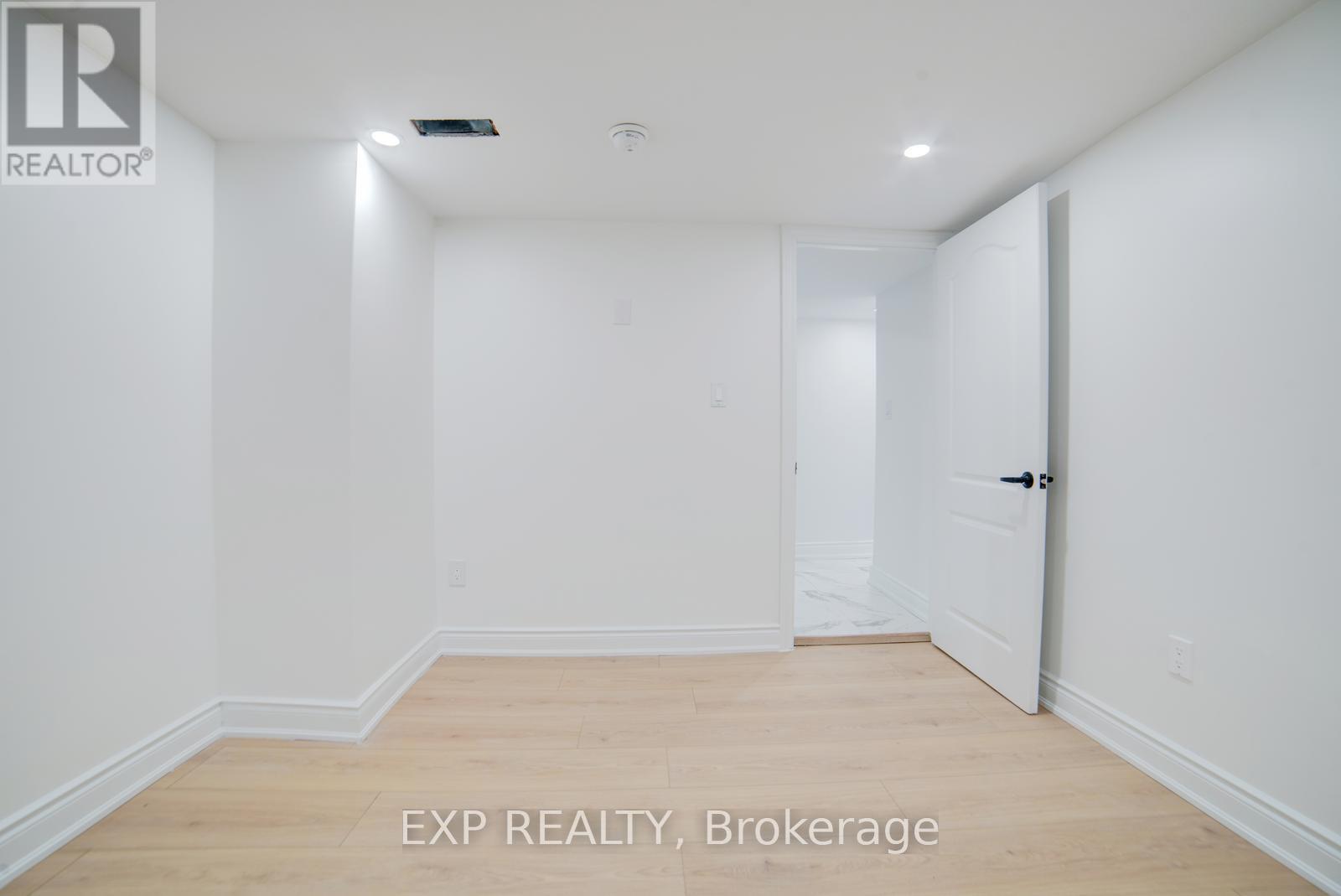 28 Springbank Drive, London South, ON - Indoor Photo Showing Other Room