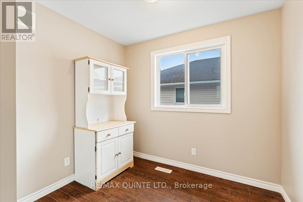 240 College Street E, Belleville (Belleville Ward), ON - Indoor