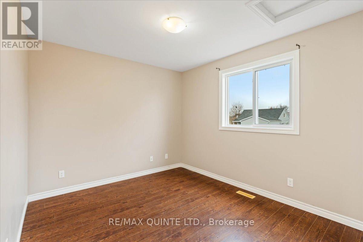 240 College Street E, Belleville (Belleville Ward), ON - Indoor Photo Showing Other Room