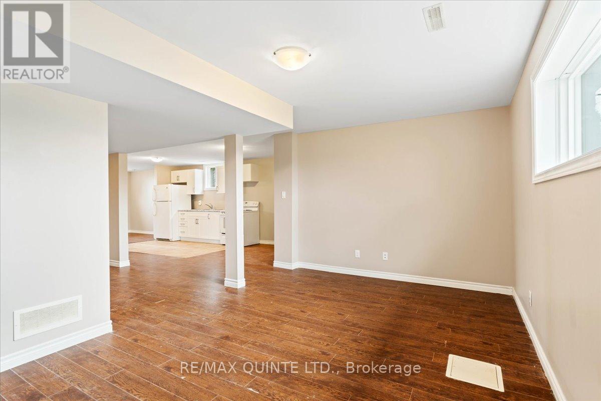 240 College Street E, Belleville (Belleville Ward), ON - Indoor Photo Showing Other Room