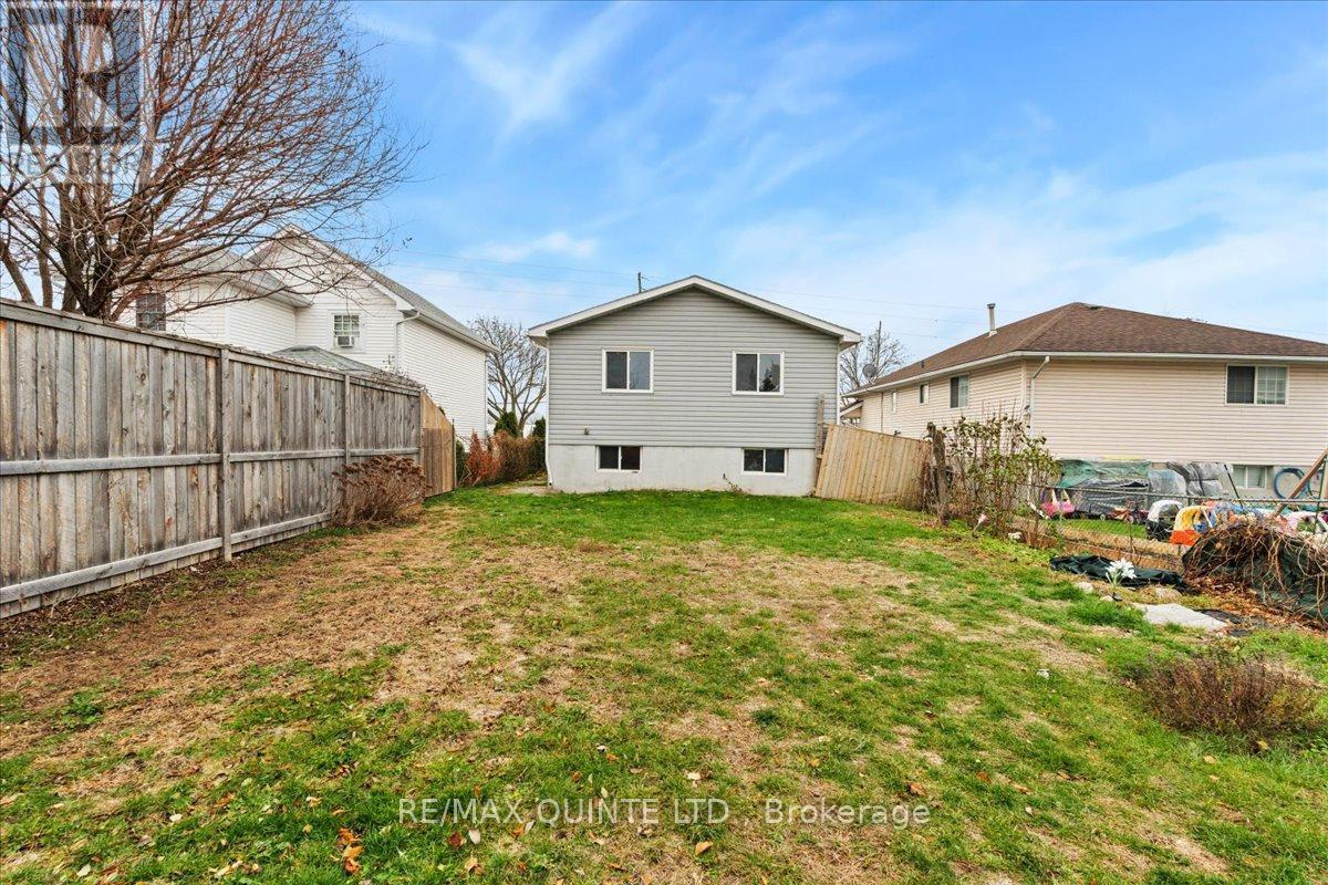 240 College Street E, Belleville (Belleville Ward), ON - Outdoor With Exterior