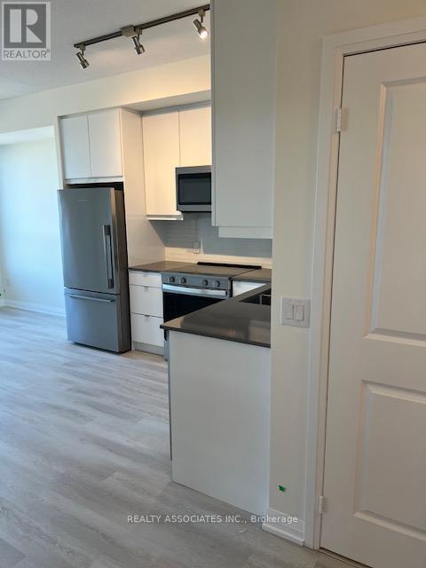 1321 - 3270 Sheppard Avenue E, Toronto, ON