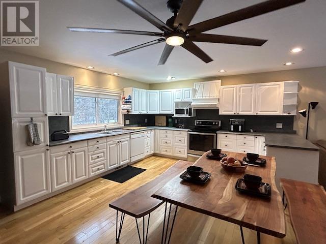 33 Mississagi Cres, Iron Bridge, ON - Indoor Photo Showing Kitchen
