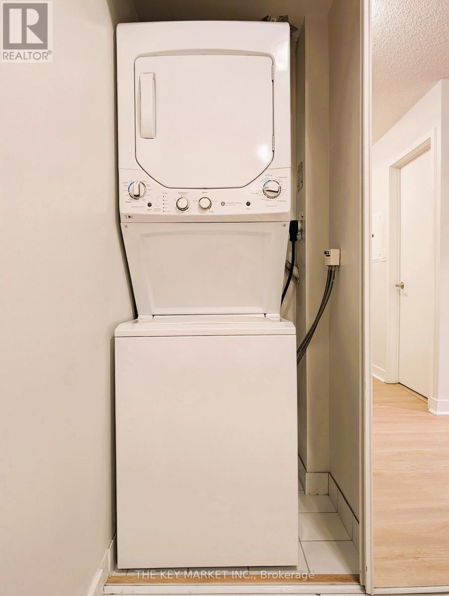 1805 - 25 Telegram Mews, Toronto, ON - Indoor Photo Showing Laundry Room