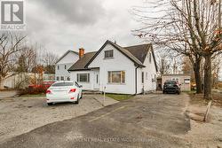 MAIN & UPPER - 261 BARRIE ROAD Orillia, ON L3V 2R4
