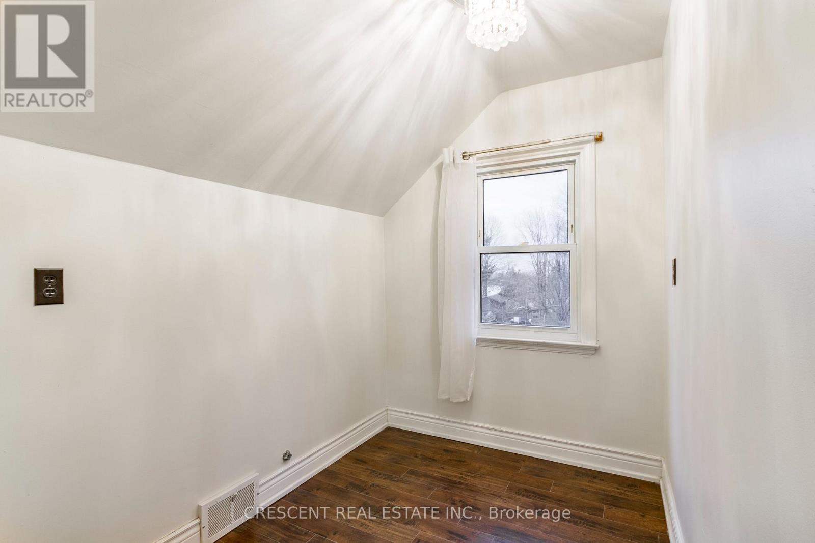 Main & Upper - 261 Barrie Road, Orillia, ON - Indoor Photo Showing Other Room