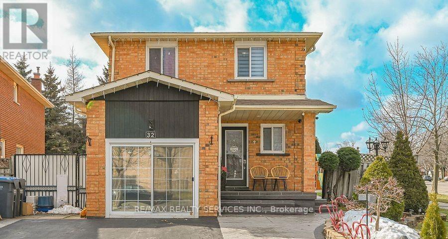 32 Shenstone Avenue, Brampton, ON - Outdoor