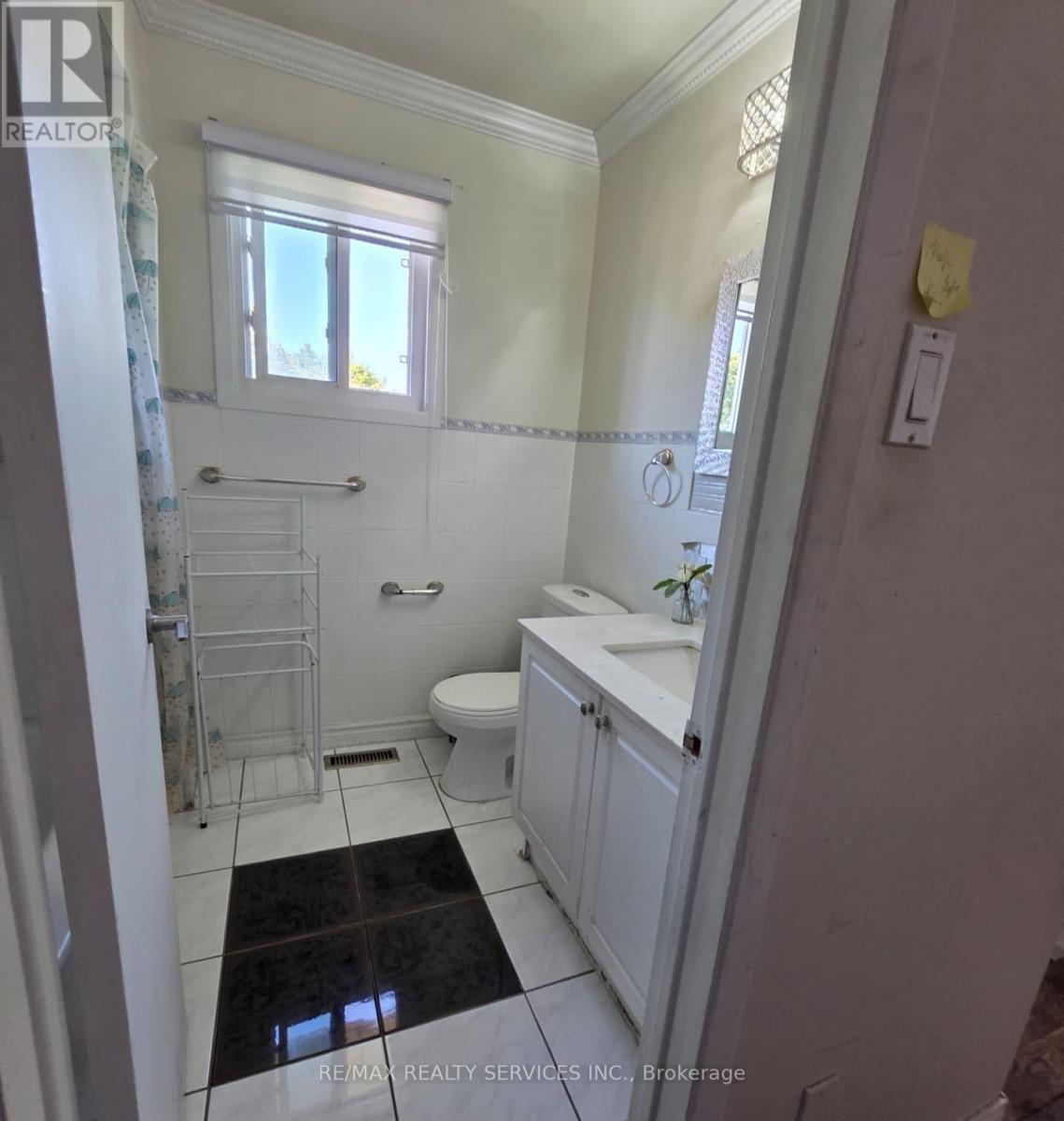 32 Shenstone Avenue, Brampton, ON - Indoor Photo Showing Bathroom