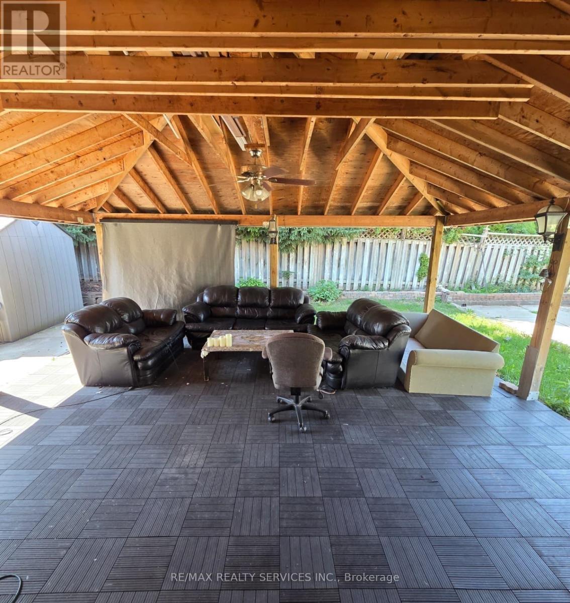 32 Shenstone Avenue, Brampton, ON - Indoor Photo Showing Other Room