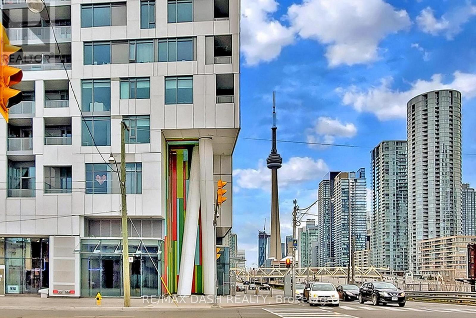 1508W - 27 Bathurst Street, Toronto, ON - Outdoor With Facade