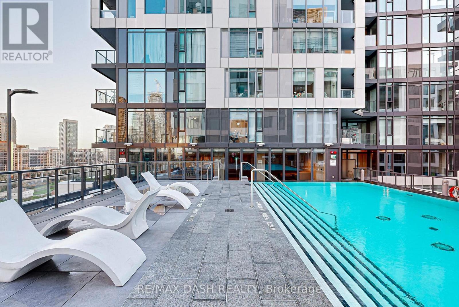 1508W - 27 Bathurst Street, Toronto, ON - Outdoor