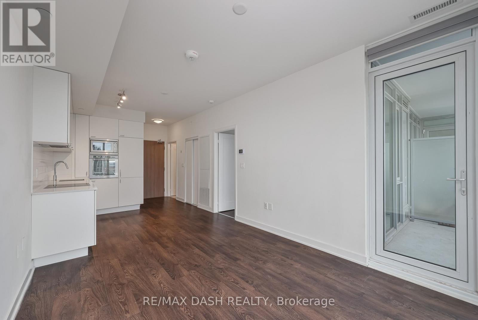 1508W - 27 Bathurst Street, Toronto, ON - Indoor