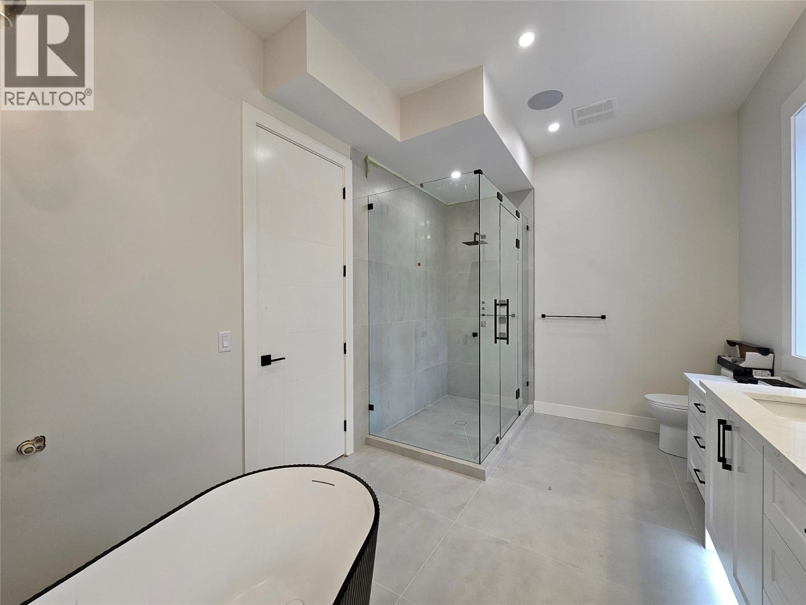 1122 Carnoustie Drive, Kelowna, BC - Indoor