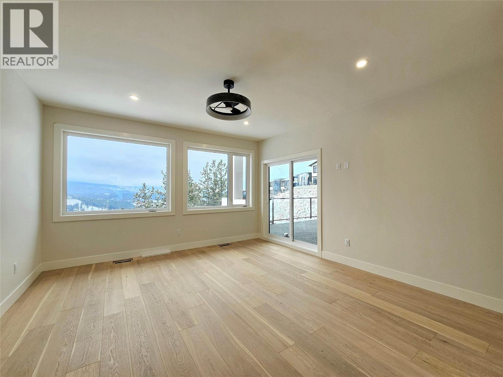 1122 Carnoustie Drive, Kelowna, BC - Indoor Photo Showing Other Room