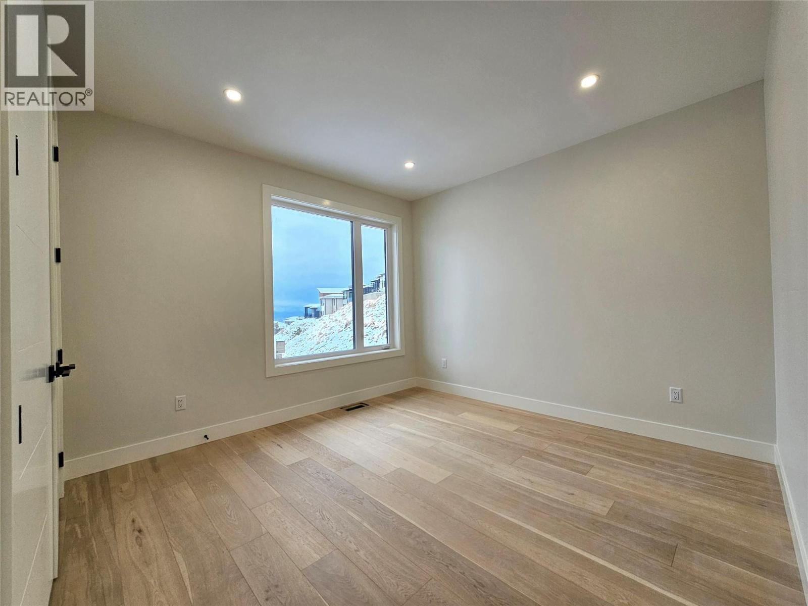 1122 Carnoustie Drive, Kelowna, BC - Indoor Photo Showing Other Room