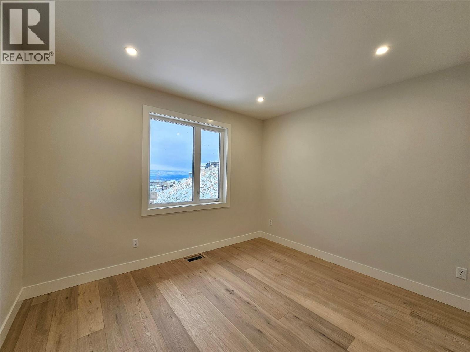 1122 Carnoustie Drive, Kelowna, BC - Indoor Photo Showing Other Room