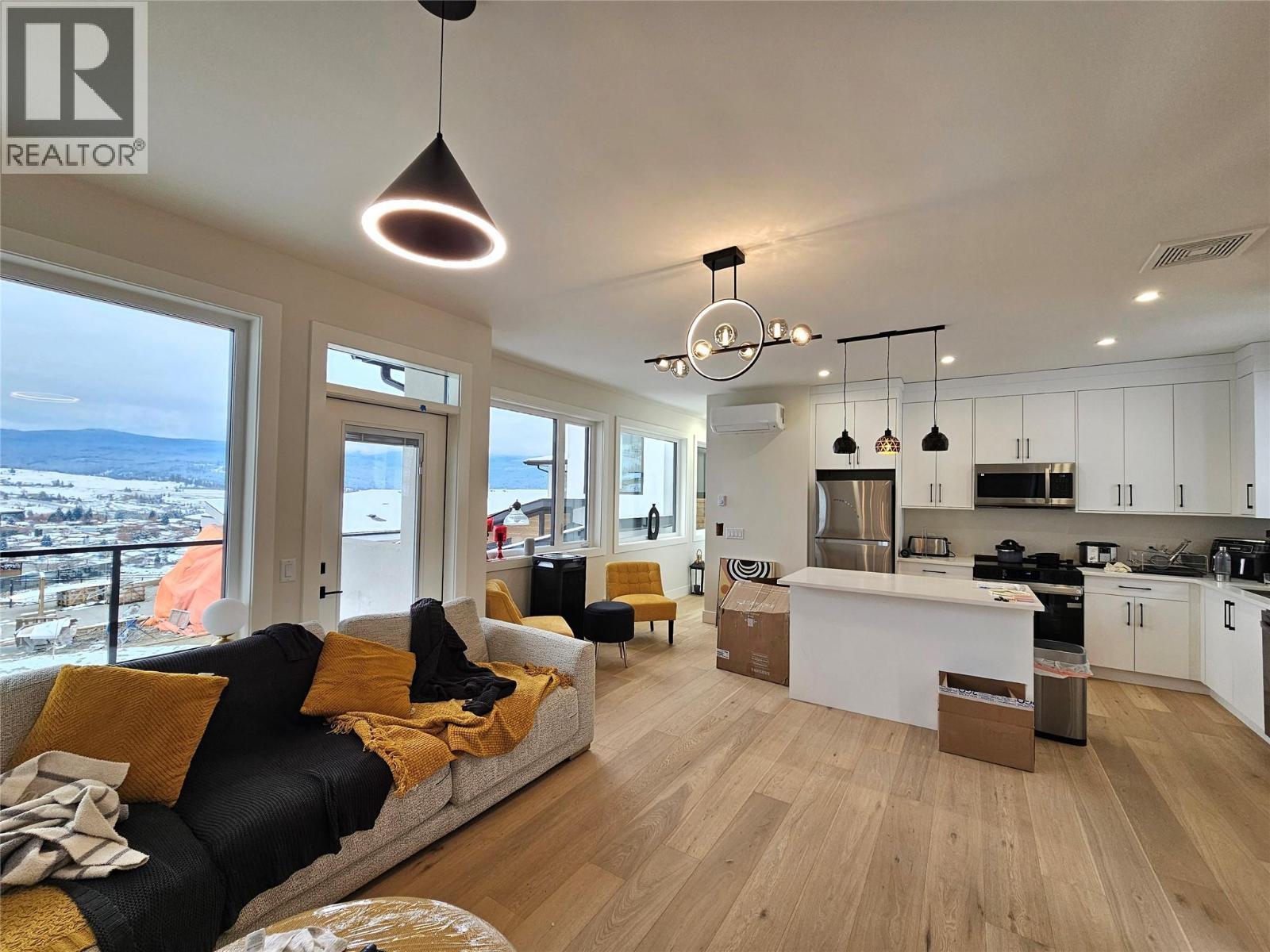 1122 Carnoustie Drive, Kelowna, BC - Indoor