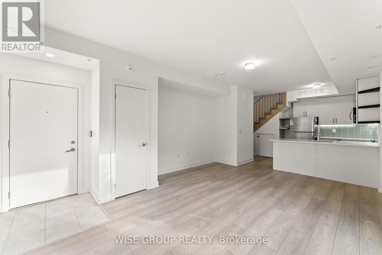 15 - 3476 Widdicombe Way, Mississauga, ON - Indoor