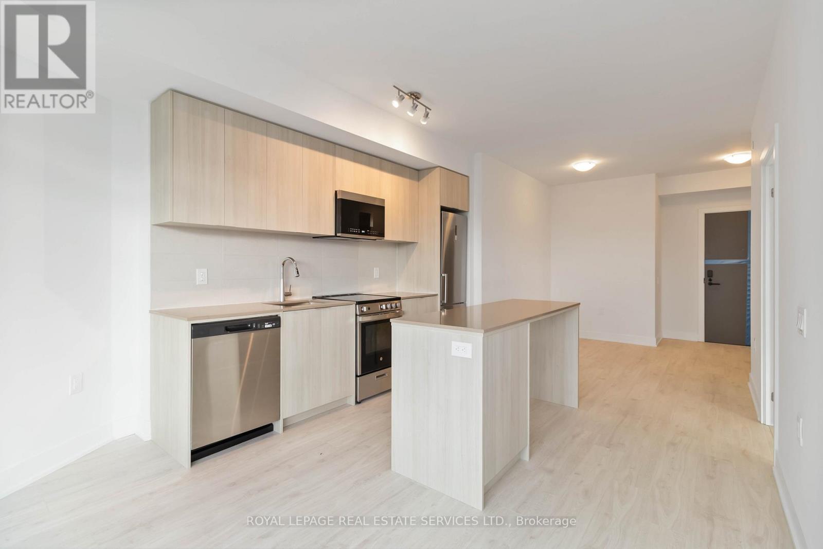 1109 - 2088 James Street, Burlington, ON - Indoor Photo Showing Kitchen With Stainless Steel Kitchen
