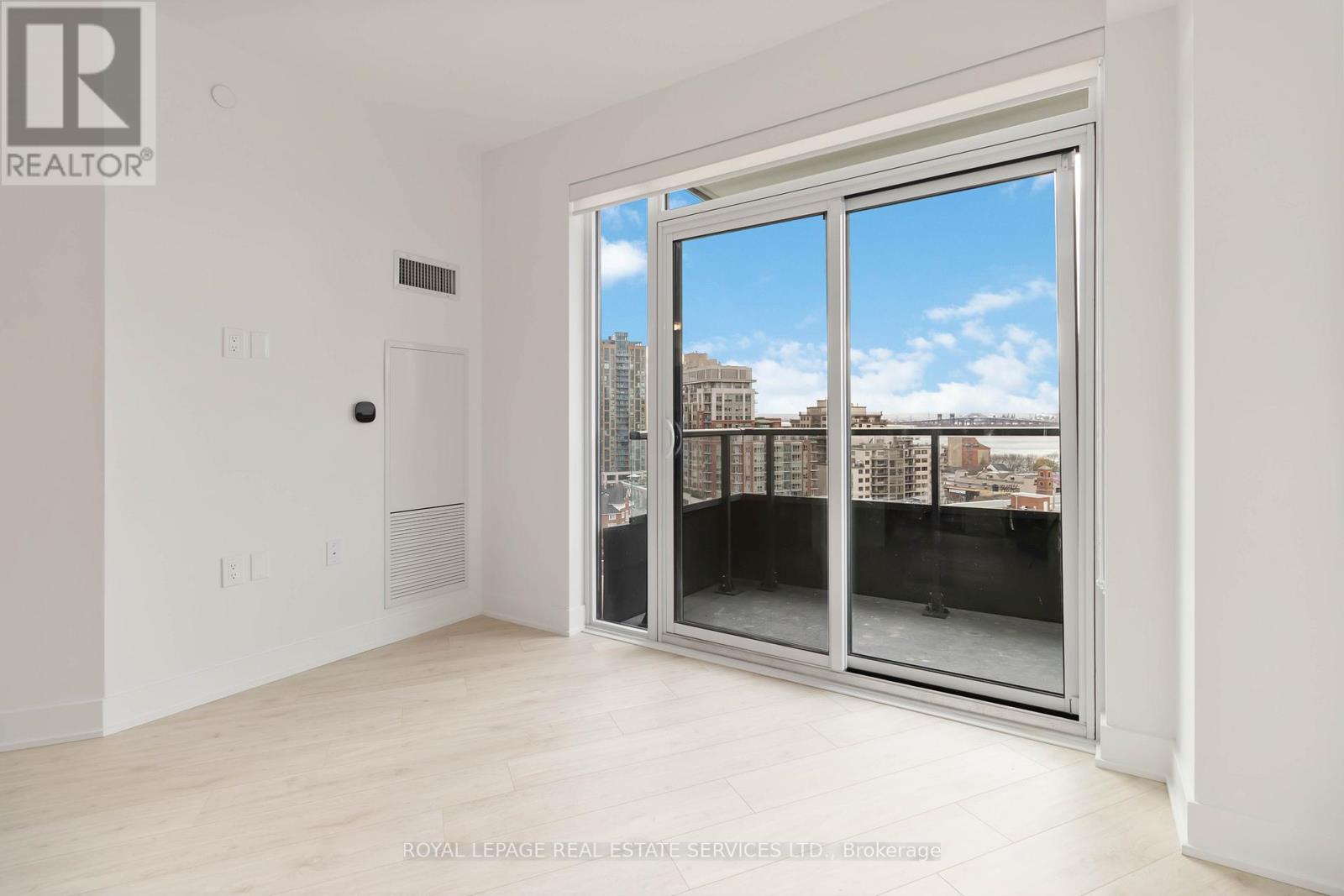 1109 - 2088 James Street, Burlington, ON - Indoor Photo Showing Other Room