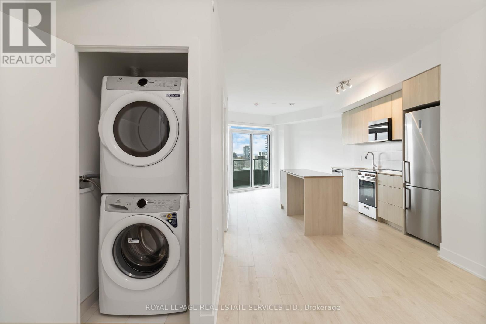1109 - 2088 James Street, Burlington, ON - Indoor Photo Showing Laundry Room