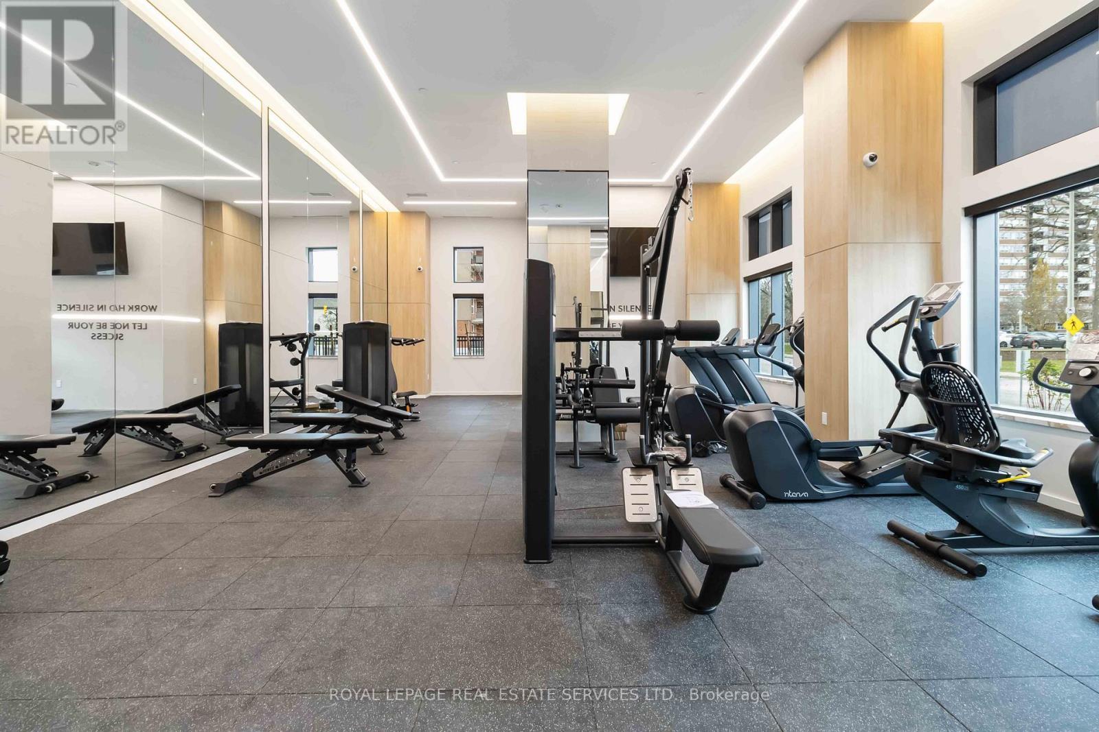 1109 - 2088 James Street, Burlington, ON - Indoor Photo Showing Gym Room