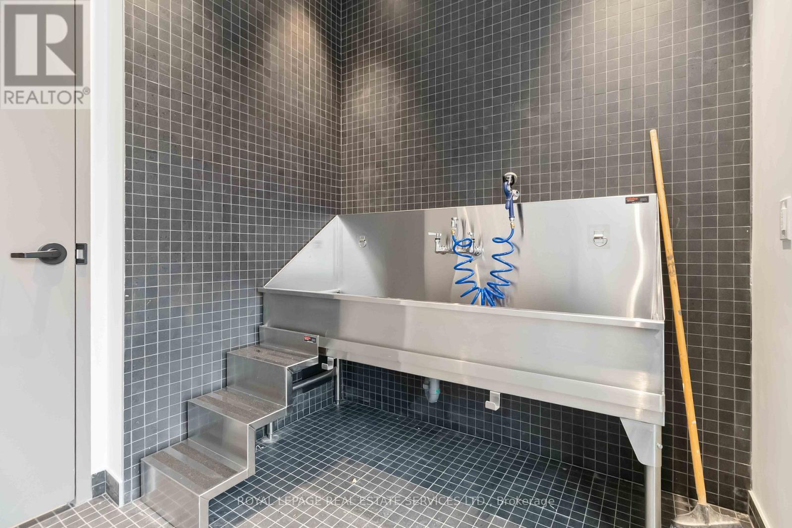 1109 - 2088 James Street, Burlington, ON -