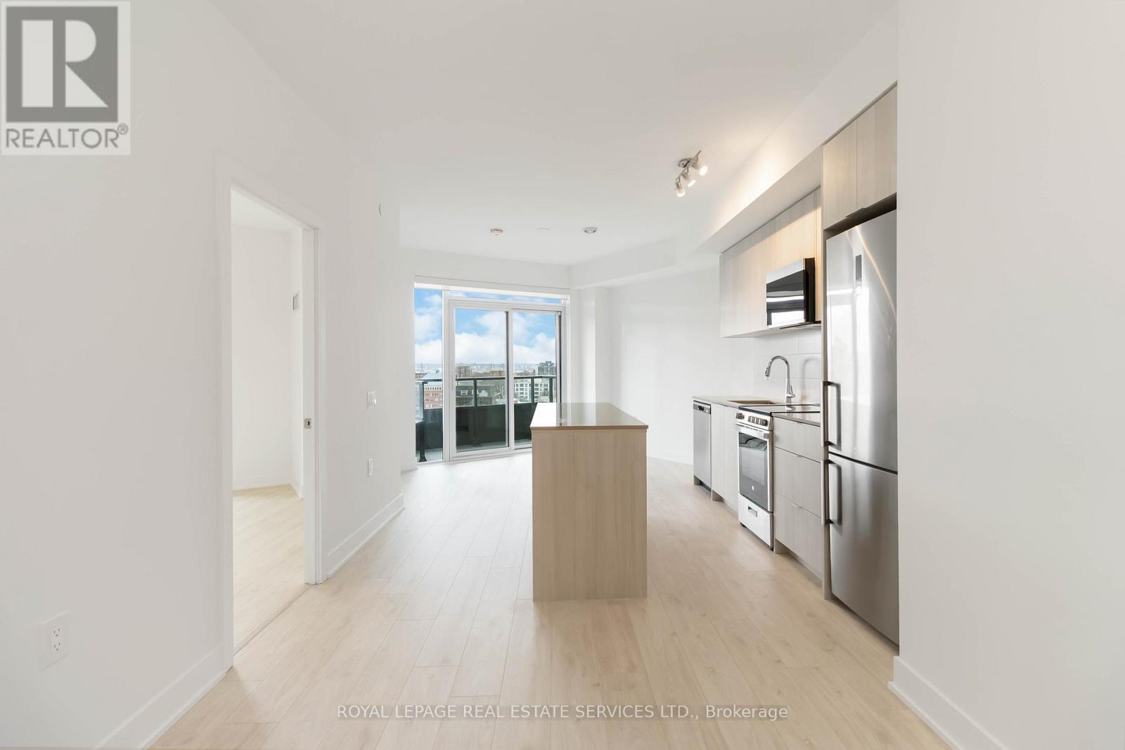 1109 - 2088 James Street, Burlington, ON - Indoor