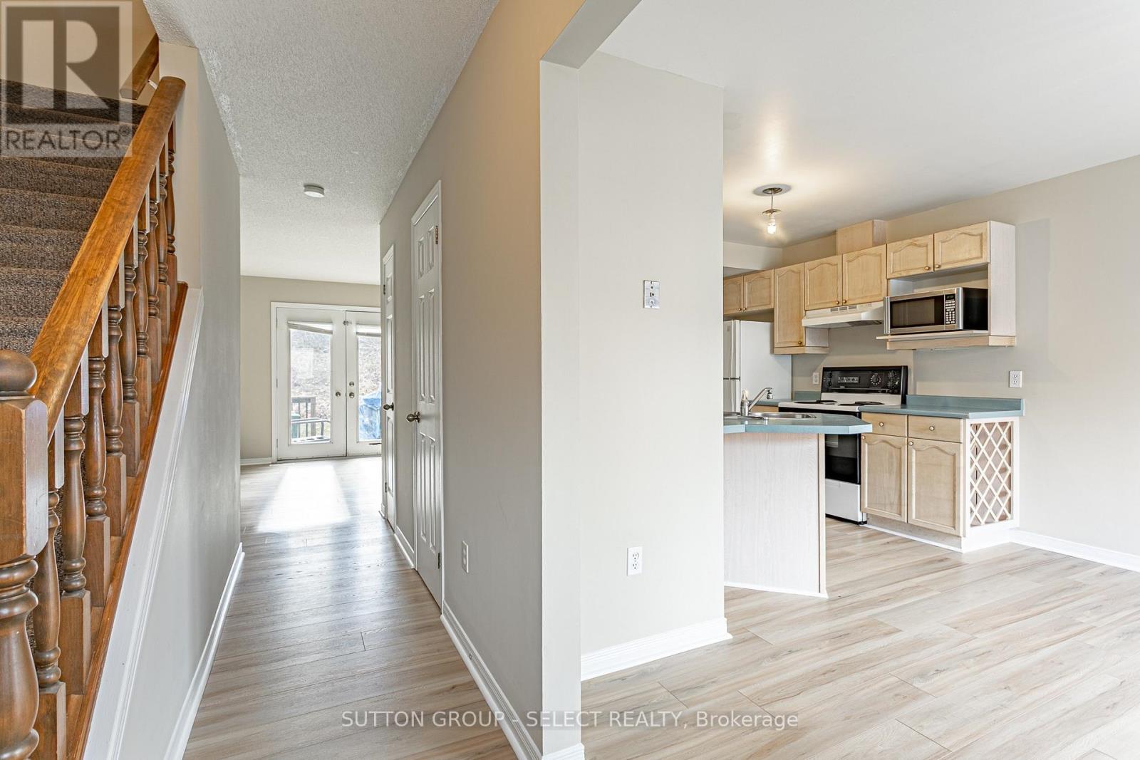 27 - 50 Chapman Court, London North (North L), ON - Indoor Photo Showing Kitchen