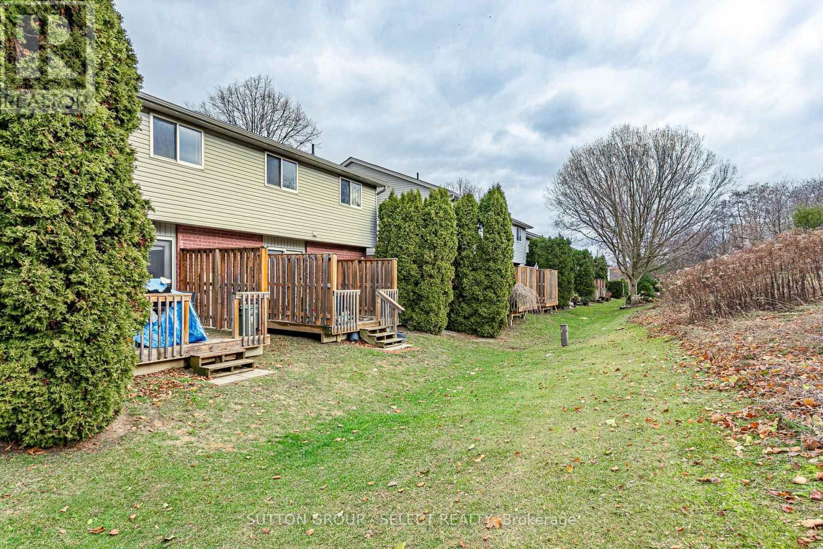 27 - 50 Chapman Court, London North (North L), ON - Outdoor