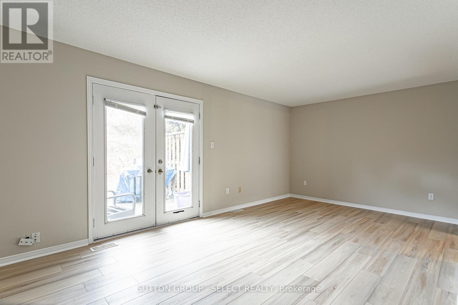 27 - 50 Chapman Court, London North (North L), ON - Indoor Photo Showing Other Room