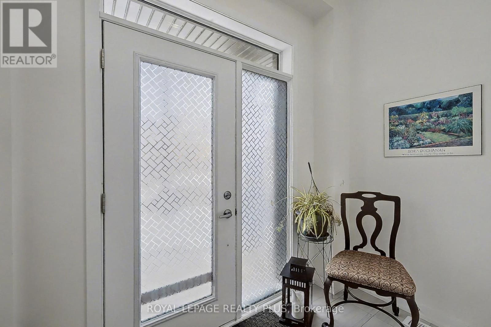 Sunny foyer - 24 Ferguson Street, Erin, ON - Indoor Photo Showing Other Room