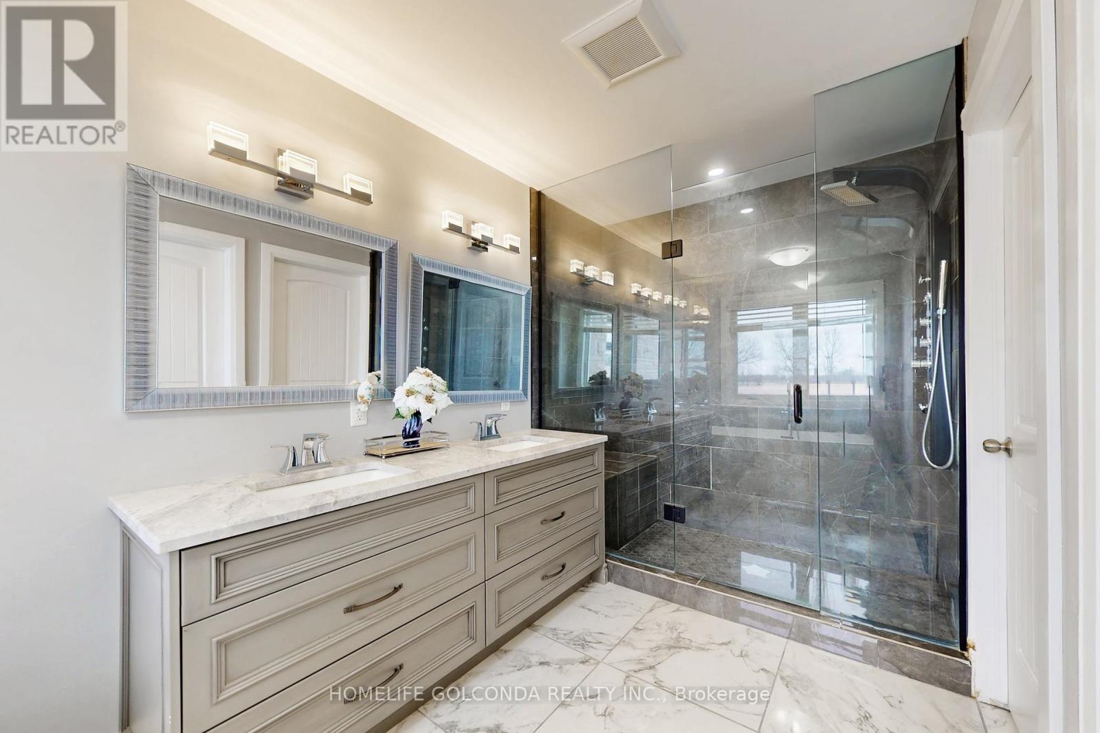 2687 Haldimand 55 Road, Haldimand, ON - Indoor Photo Showing Bathroom