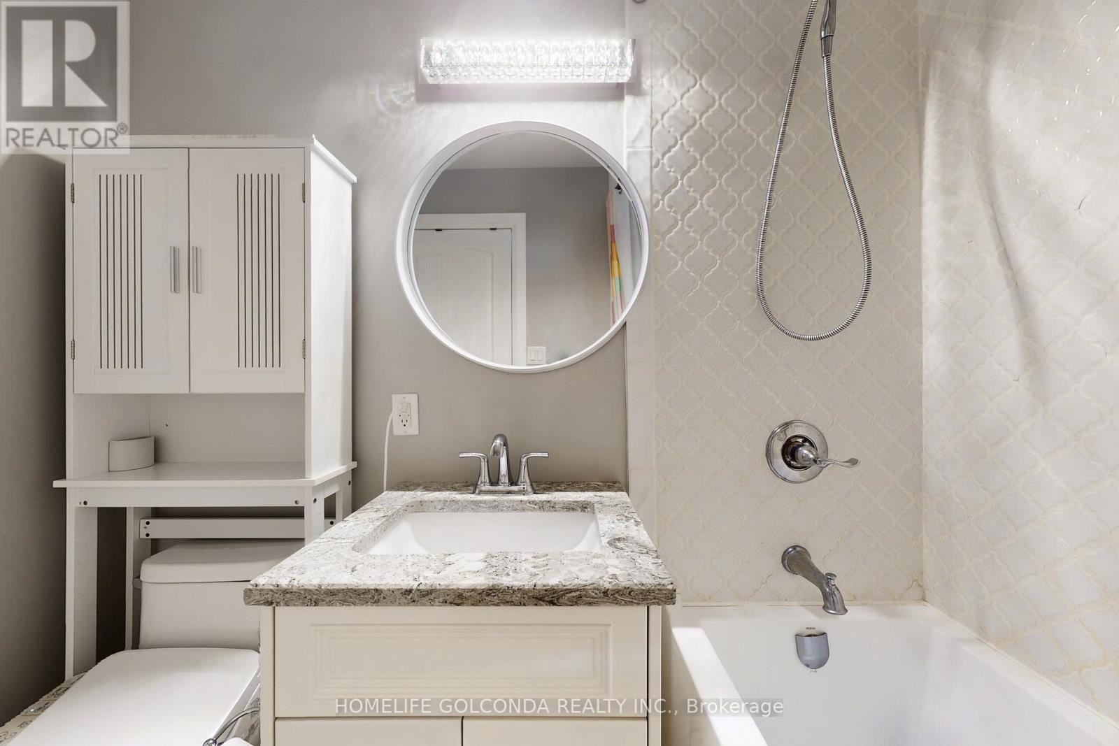 2687 Haldimand 55 Road, Haldimand, ON - Indoor Photo Showing Bathroom