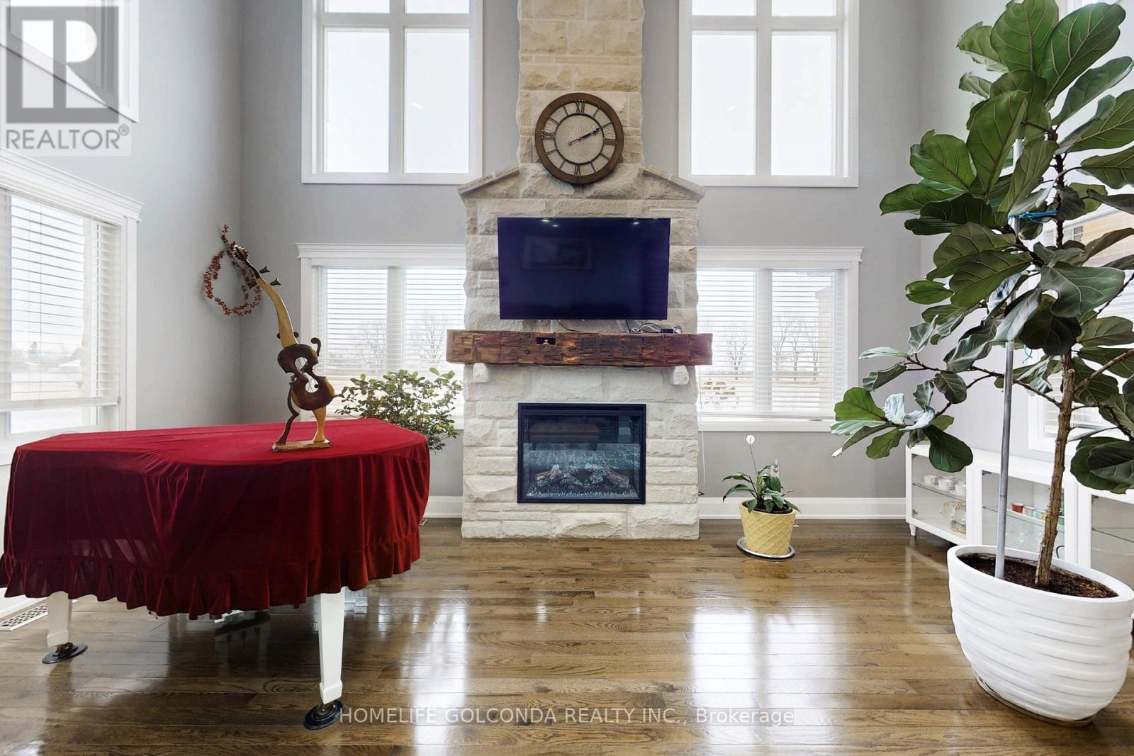 2687 Haldimand 55 Road, Haldimand, ON - Indoor With Fireplace