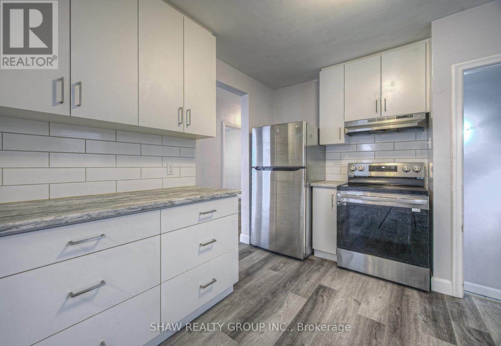 184 Patricia Avenue, Kitchener, ON - Indoor Photo Showing Kitchen