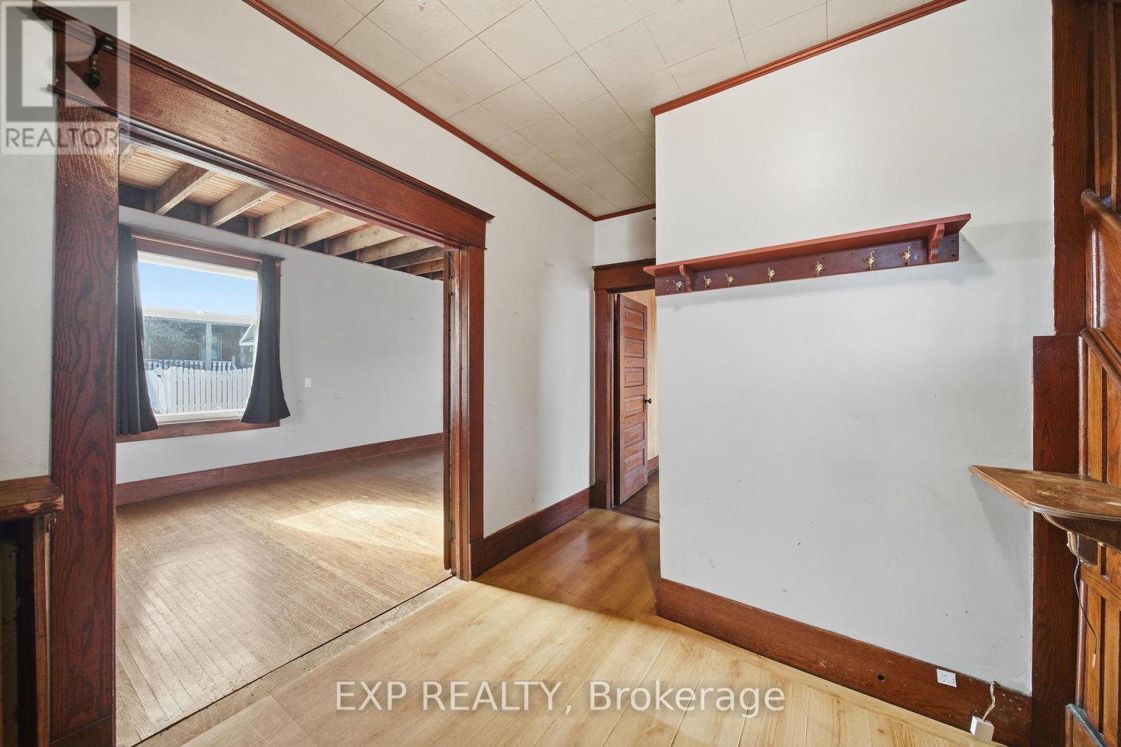 160 Head Street N, Norfolk, ON - Indoor Photo Showing Other Room