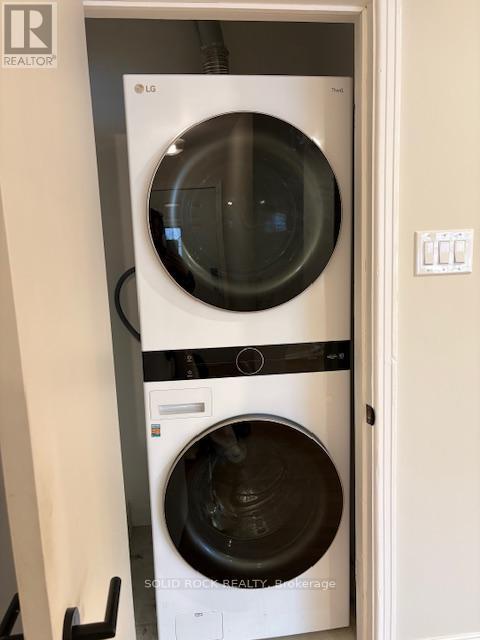 976 Vera Street, Ottawa, ON - Indoor Photo Showing Laundry Room